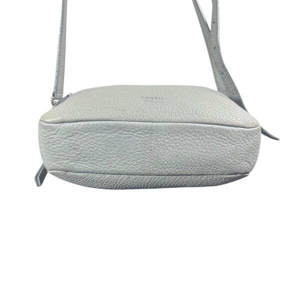 Fossil Small Pebbled Leather Crossbody Bag - Light Gray - Picture 3 of 12